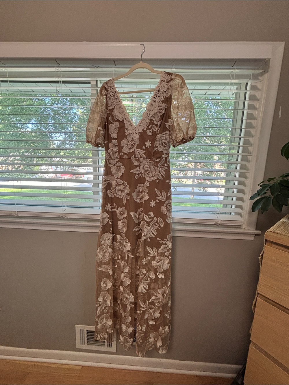 Joyfolie Sheer Floral Lace High-Low Dress in Light Beige and White - Picture 5 of 6